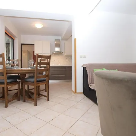 Apartment Fuer 4 Personen Ca 50 Qm In Fazana, Istrien Istrische Riviera *
